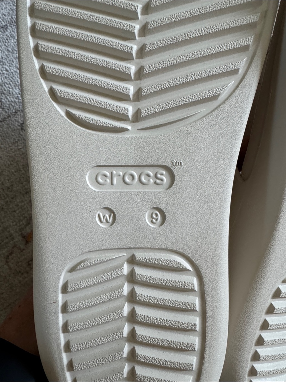 Crocs Getaway Triangle Flip Flop, Frappé, size 9 - Picture 5 of 8